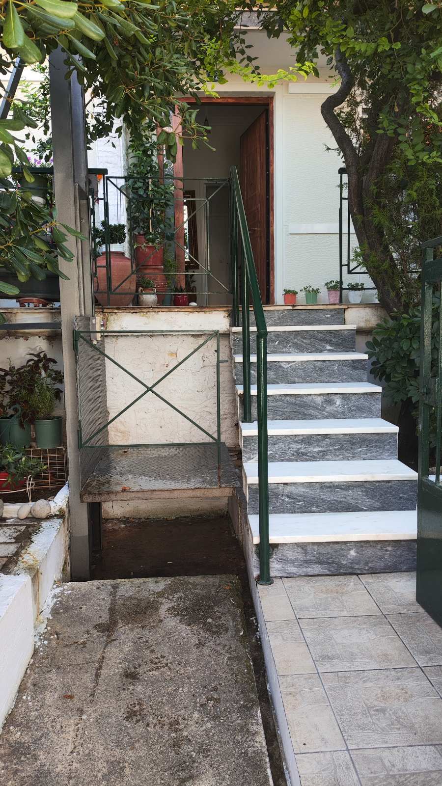 ΕΝΑ ΣΠΙΤΙ ΓΙΑ ΜΕΝΑ